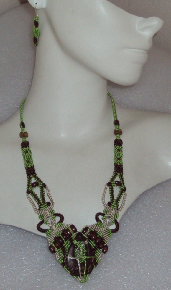 Collar verde-cafe-crema