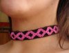 Gargantilla fucsia y negro