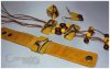 Juego colgante aretes, anillo y brazalete en cuero color amarillo